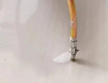 辽阳市瓷砖空鼓维修公司专业解答在瓷砖铺贴过程中，如果使用的砂料过粗（如全部使用了粗砂），可能会导致以下问题